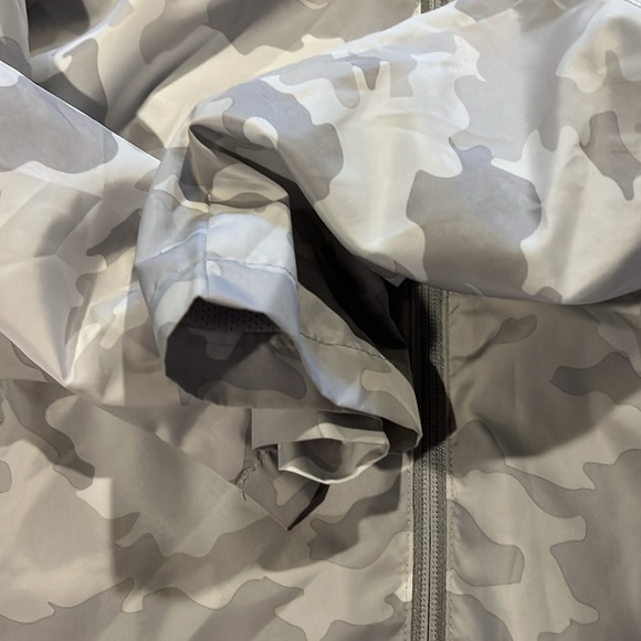 All in Motion Windbreaker - Picture 4 of 5